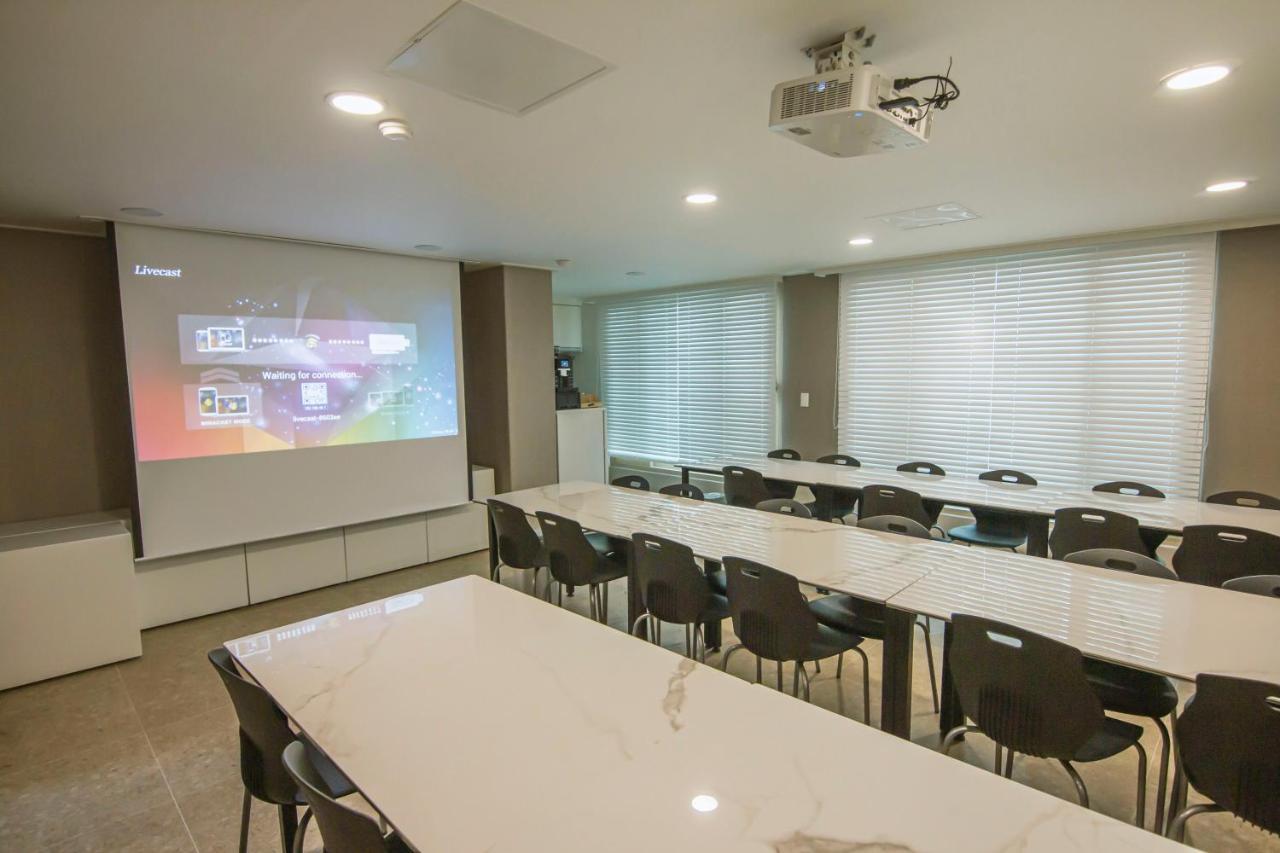 Iam Residence Busan Bagian luar foto